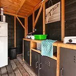Tenthuisje Met Hottub In 캠프장 *