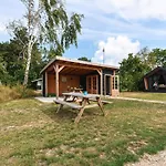 캠프장 Tenthuisje Met Hottub In 칼란트소그